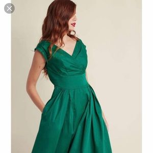 ModCloth Emily & Fin green dress - size XL